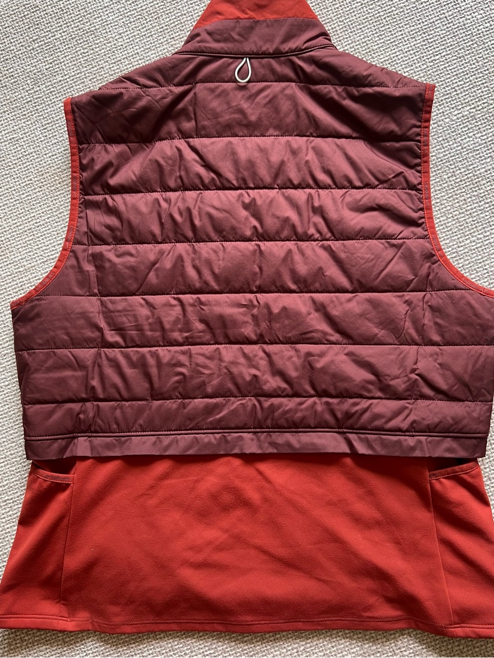 Brooks Women’s Maroon and Red Quilted Running Vest Size M - Picture 9 of 15